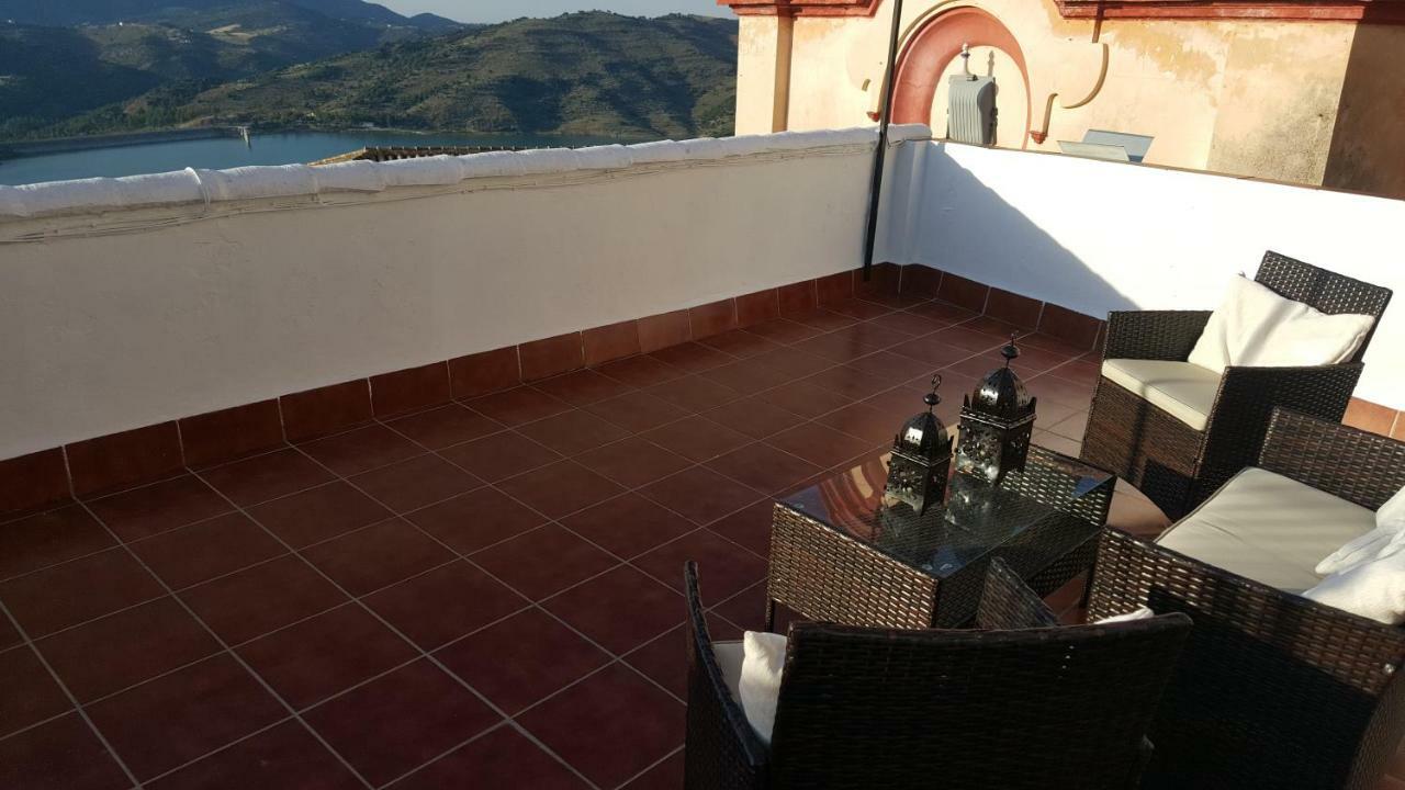 Mirador En La Plaza De Zahara *
